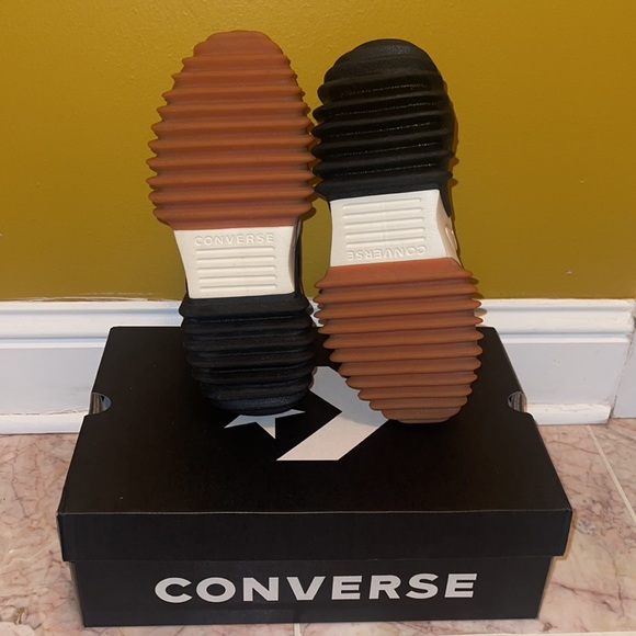 🚨CONVERSE RUN STAR MOTION SNEAKERS🚨 - Picture 4 of 4